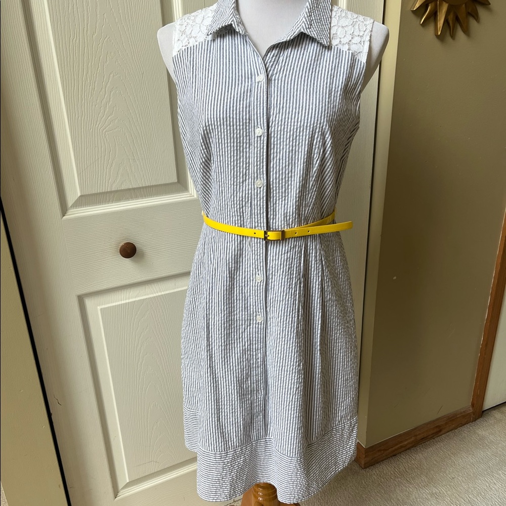 Lite Gray Summer Dress with Lace Detail